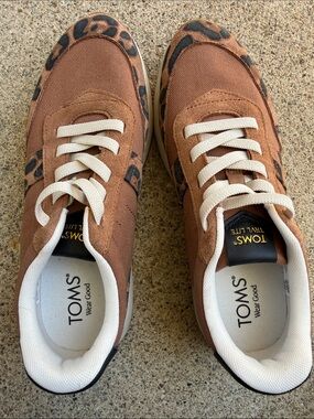 TOMS Trvl Lite Brown Suede Sneakers with Leopard Accents